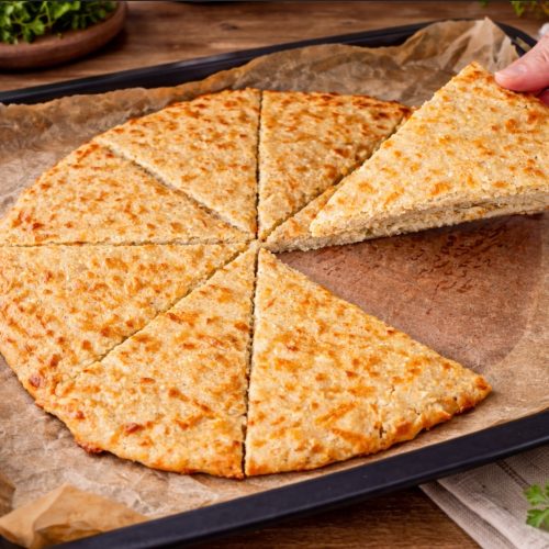 Herzhafter Haferflocken-Zwiebel-Fladen mit Mozzarella