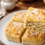 5-Minuten-Haferflocken-Kuchen mit Apfel, Karotte & Banane