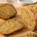Fluffiges Protein-Brot mit Tahini