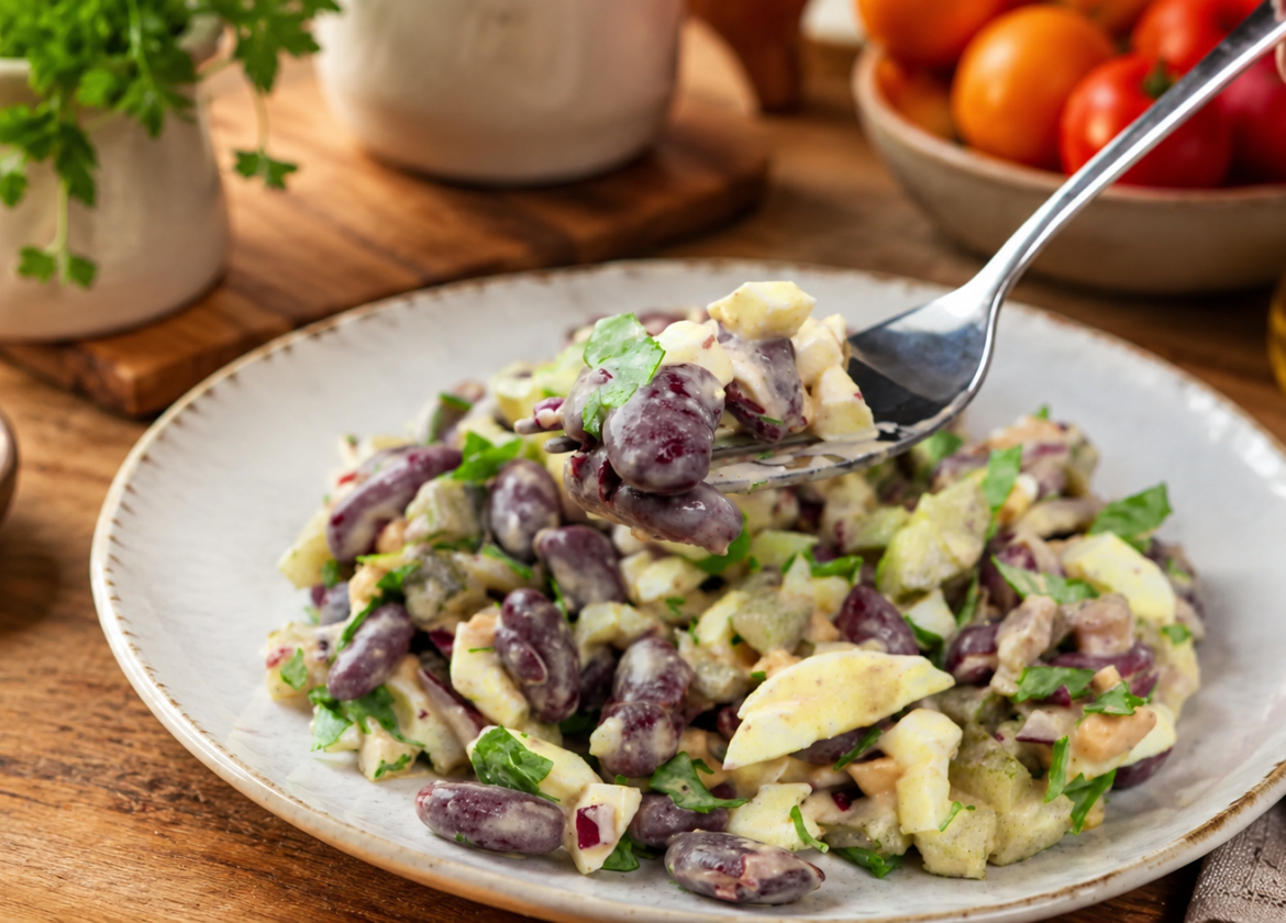 Einfacher cremiger Kidneybohnen-Salat