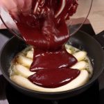Herzhafter Haferflocken-Eier-Pfannkuchen mit Käse