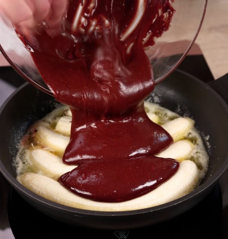 Bananen-Upside-Down-Kuchen aus der Pfanne