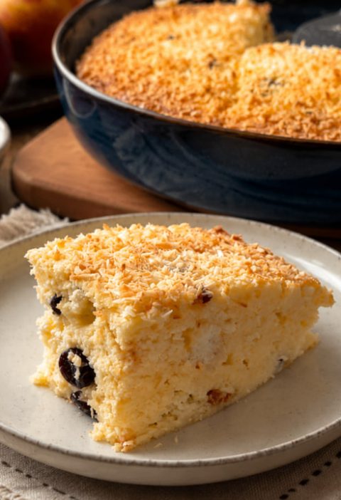 Quarkkuchen mit Cranberries und Kokosflocken