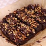 Gesunder Hafer-Apfel-Karotten-Kuchen ohne Mehl