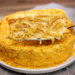 Hausgemachte Vanille-Blätterteigtorte