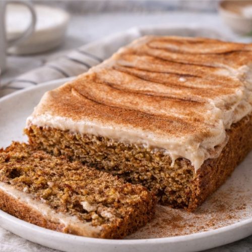 Glutenfreier Karotten-Bananen-Kuchen mit Frischkäse-Frosting