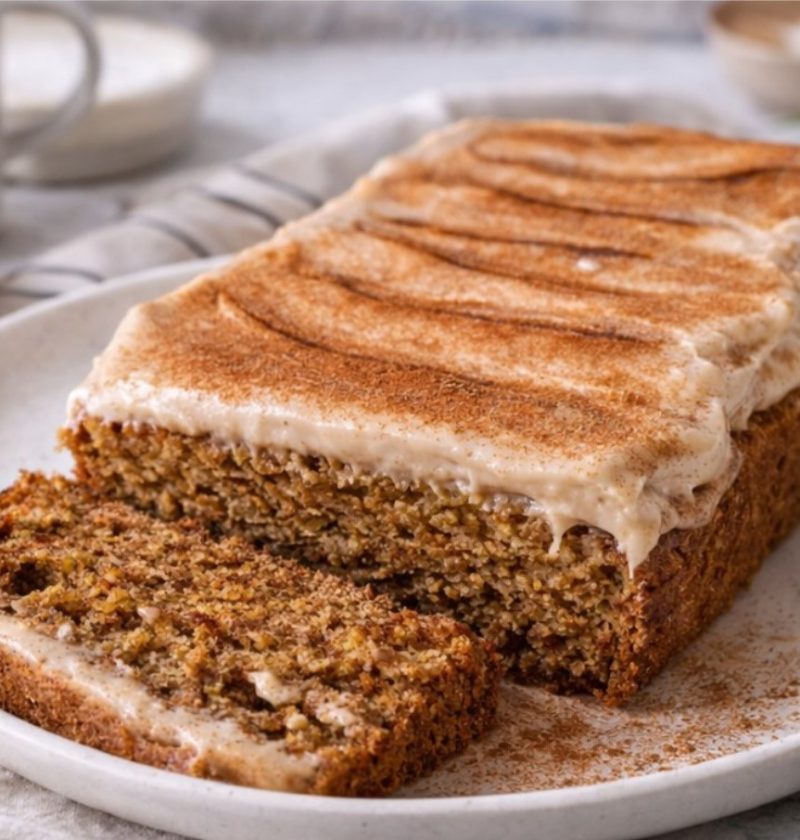Glutenfreier Karotten-Bananen-Kuchen mit Frischkäse-Frosting