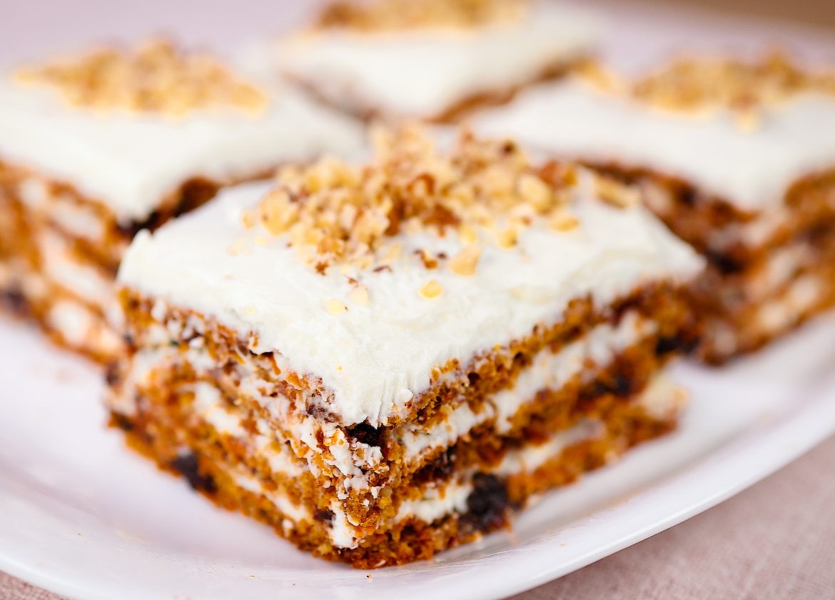 Hafer-Karotten-Torte mit Mascarpone-Joghurt-Creme